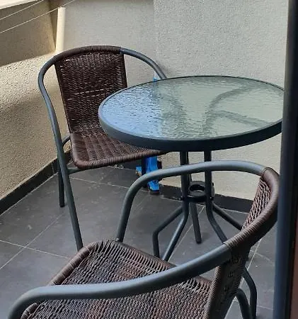 на няколко минути от летището Apartamento *